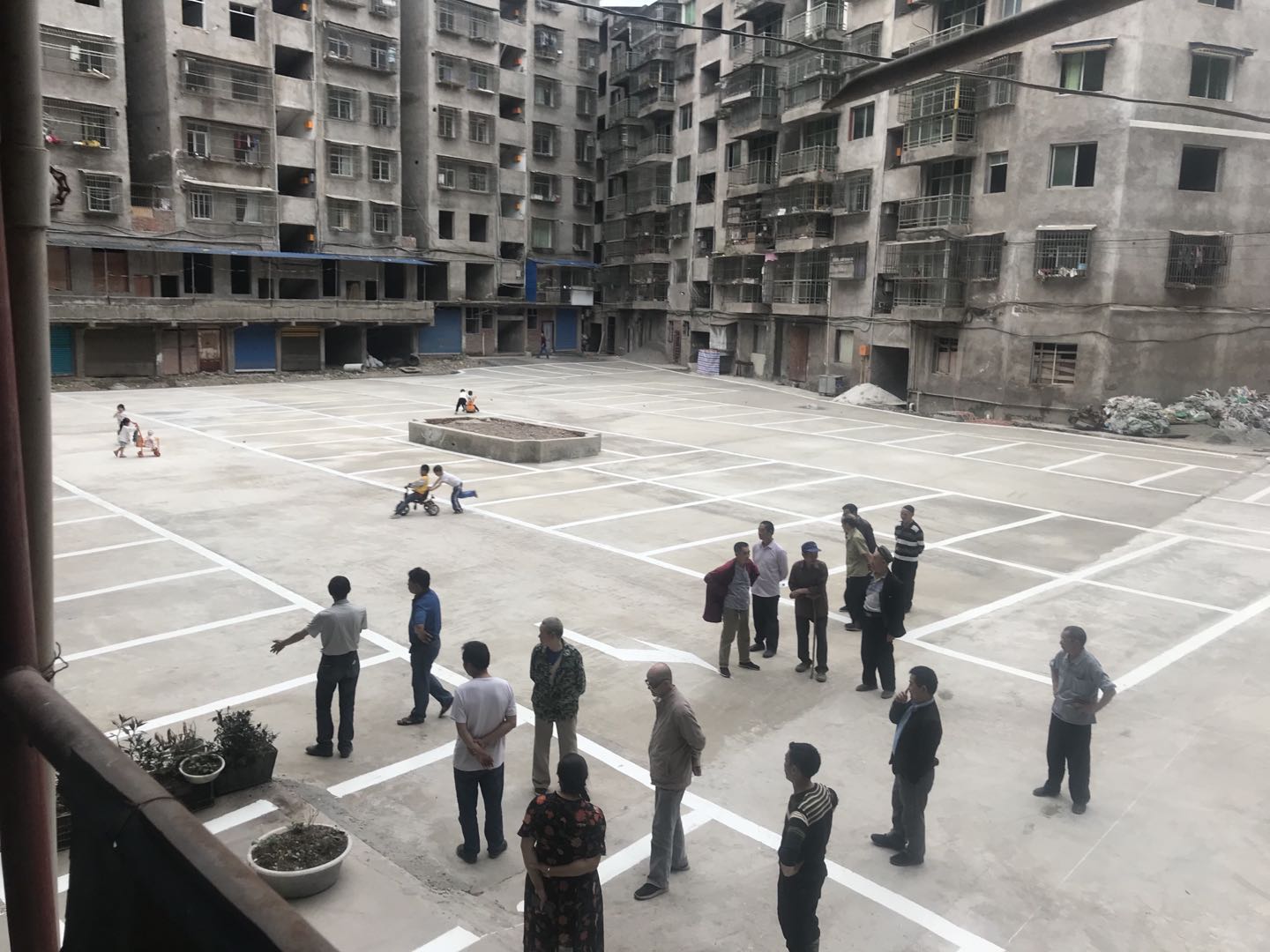 修建停车.jpg