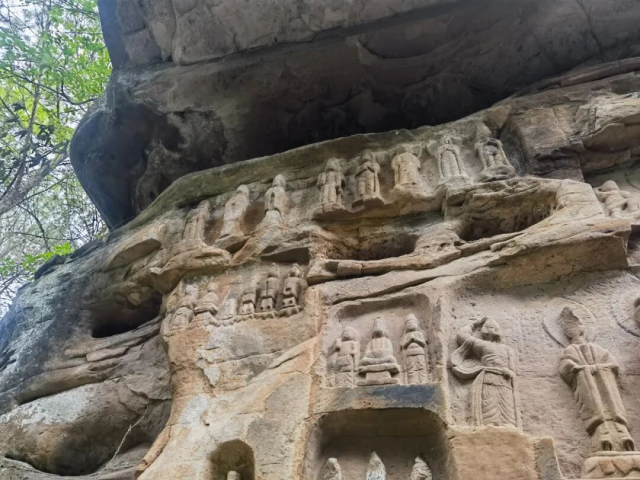 走进宣汉石佛岩摩崖造像